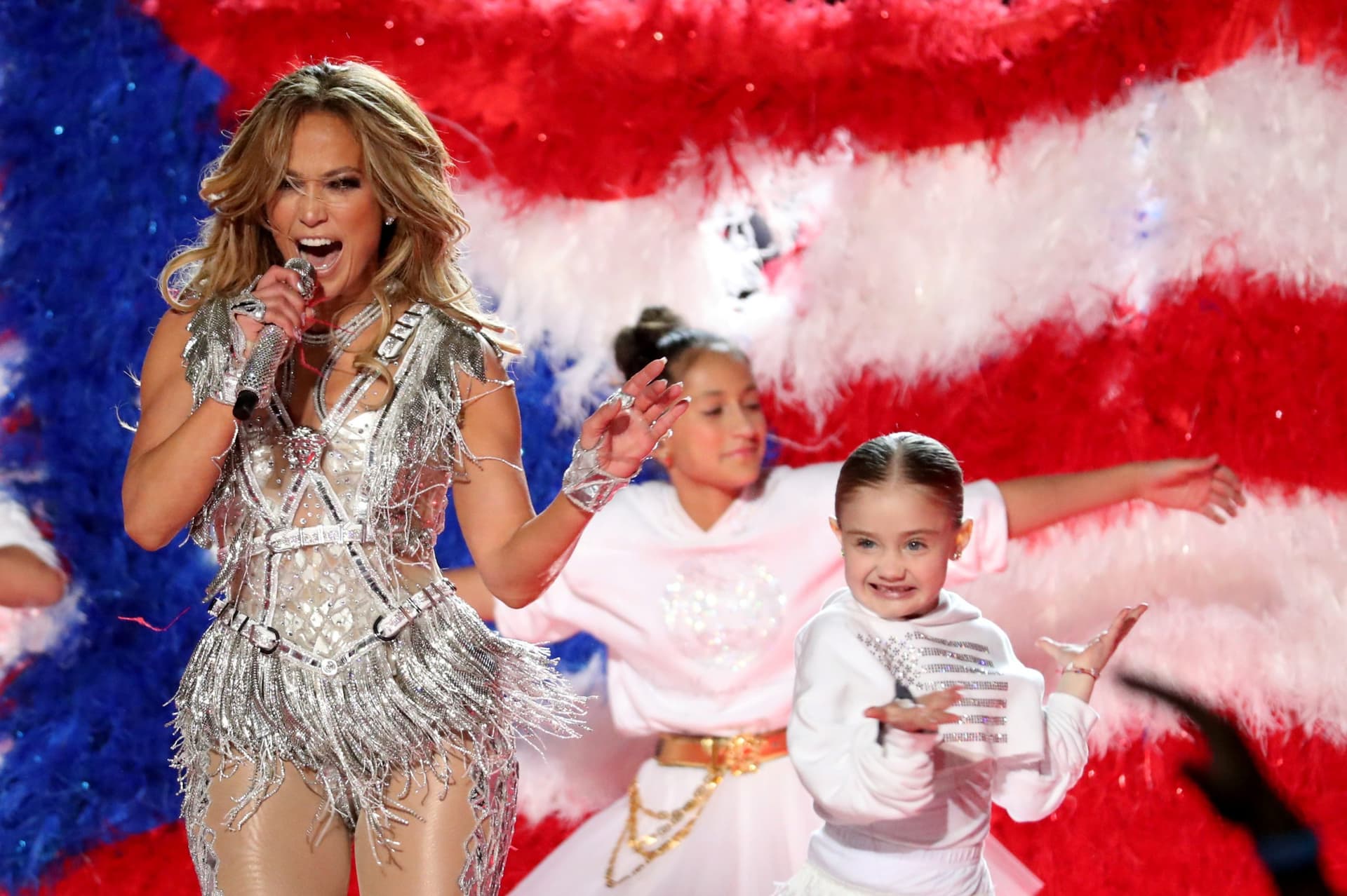 Super Bowl Advertisers Upstage Politicians With Gags, Celebrities