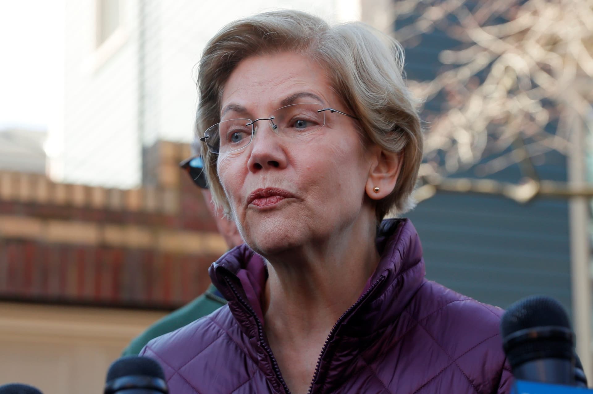 Warren, Ocasio-Cortez Want to Stop Many Company Mergers During Coronavirus Pandemic