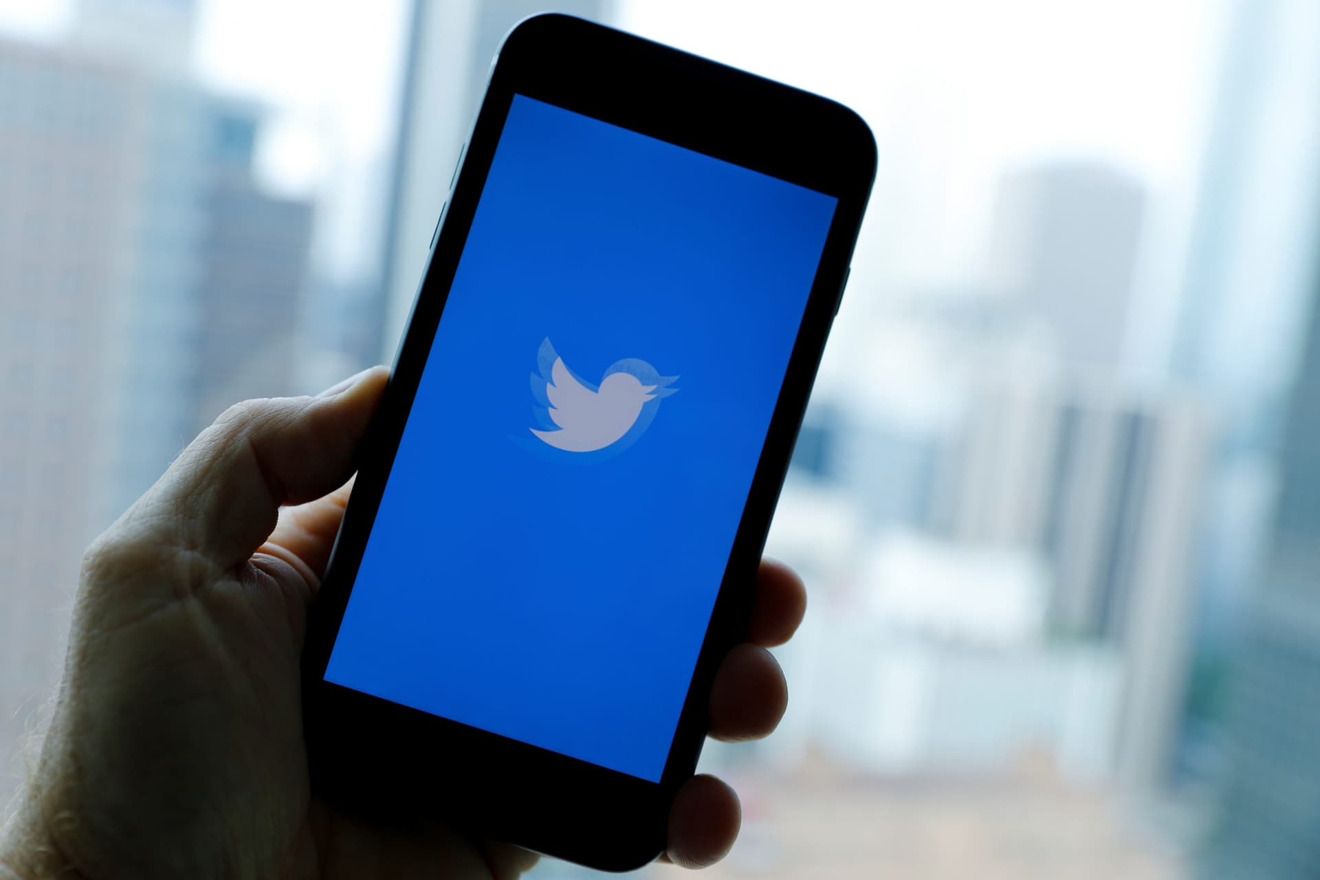 Twitter Flags Trump Tweet for âViolatingâ the Platformâs Rules Against Abusive Behavior
