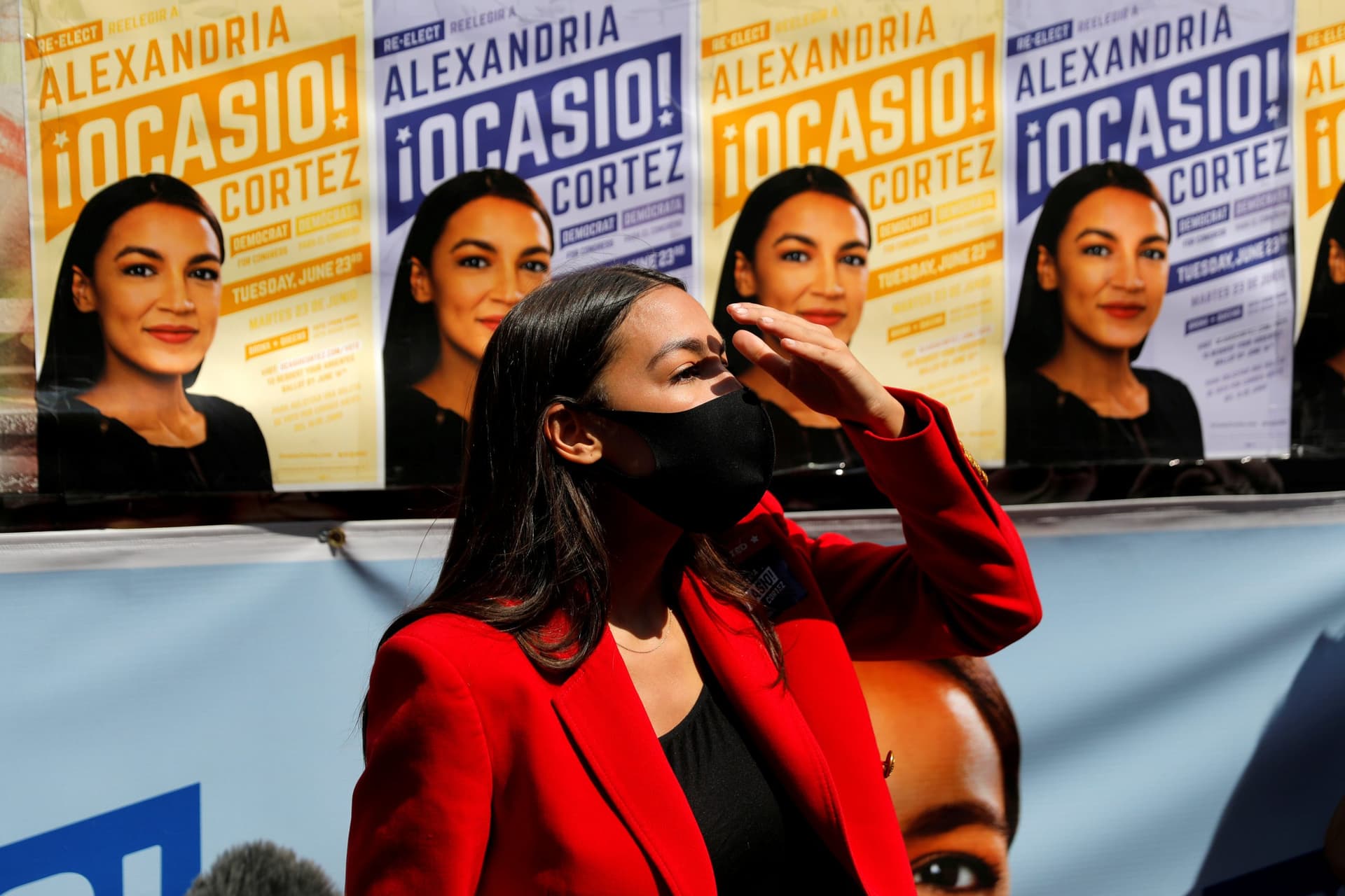 AOC Win, Fellow Insurgentās Lead in US Congress Races Point to Democratic Progressive Gains