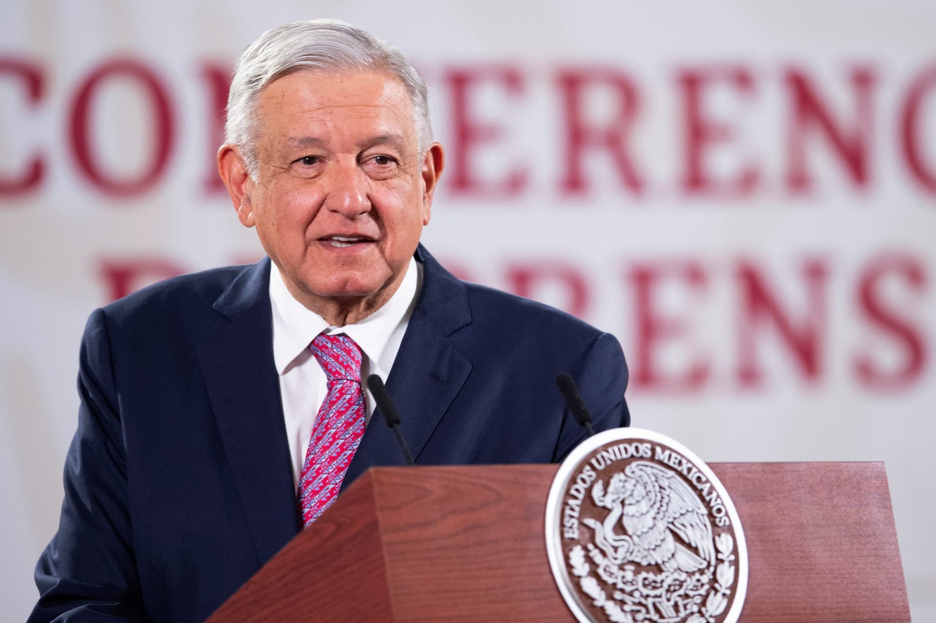 Mexican President to Hold First Meeting With Trump, Democrats Unimpressed
