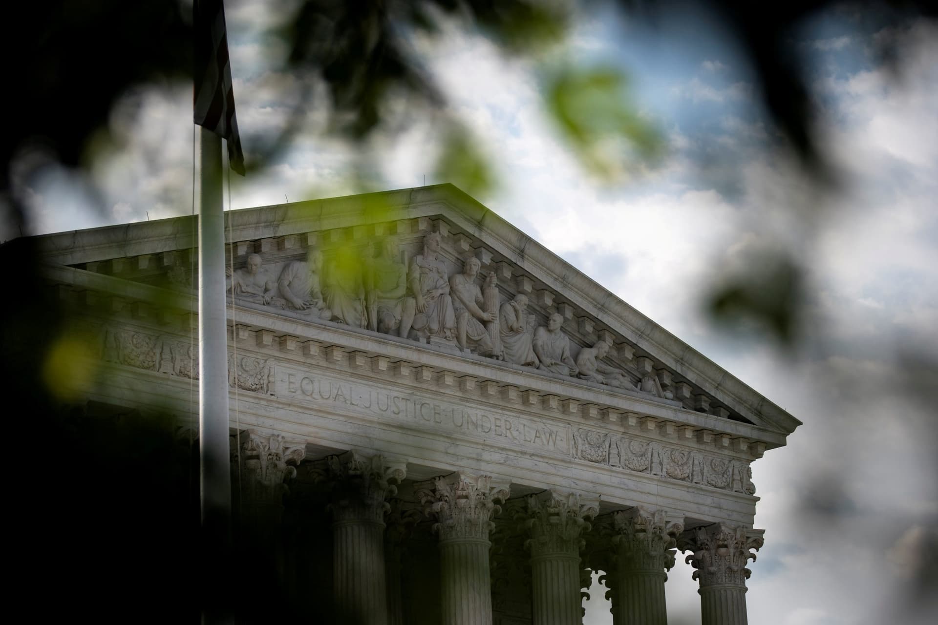 US Supreme Court Leaves in Place Hold on Voting by Felons in Florida
