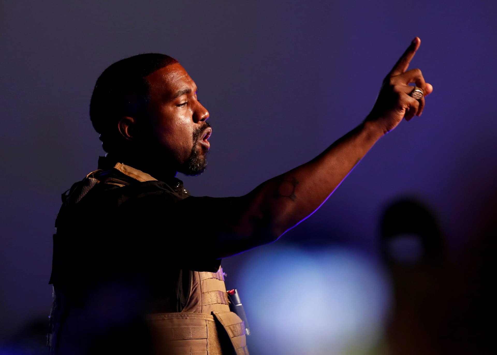 Kanye West Posts Series of Rambling Late Night Tweets