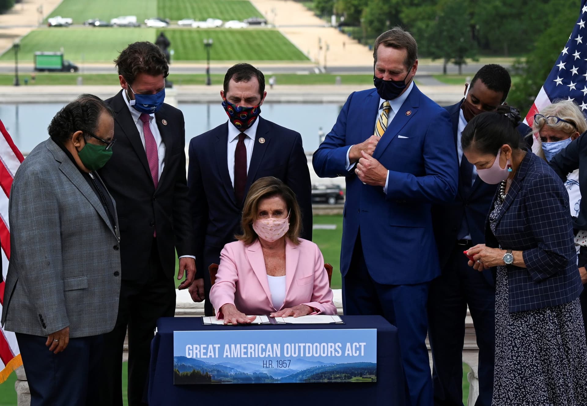 Democrats Reject āPiecemealā Approach to US Coronavirus Relief