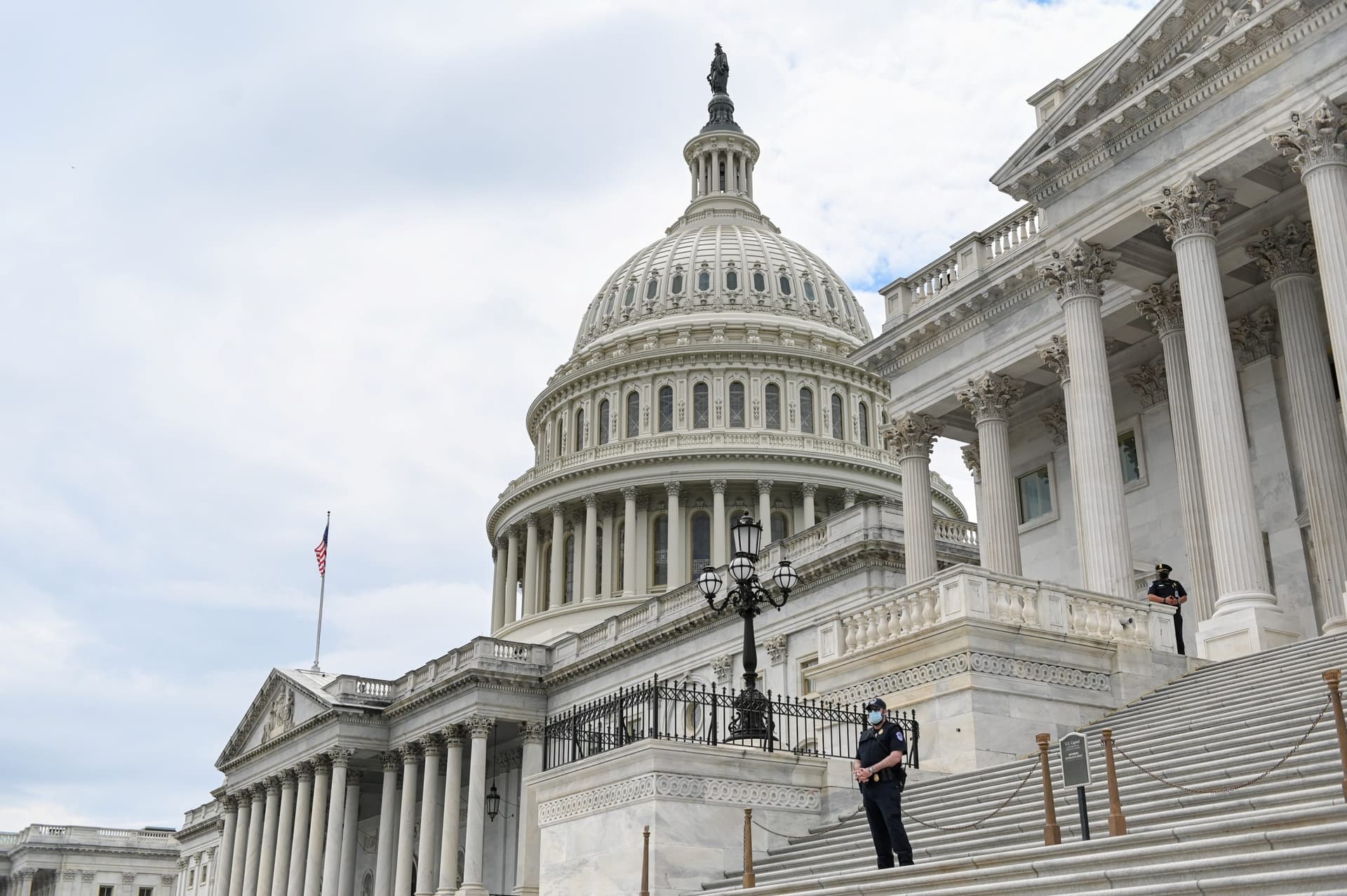 Congressional Democrats, White House Still at Impasse Over Coronavirus Bill