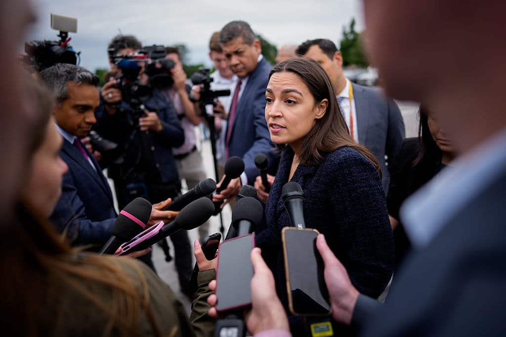AOC Eyeing Possible White House Run: Report