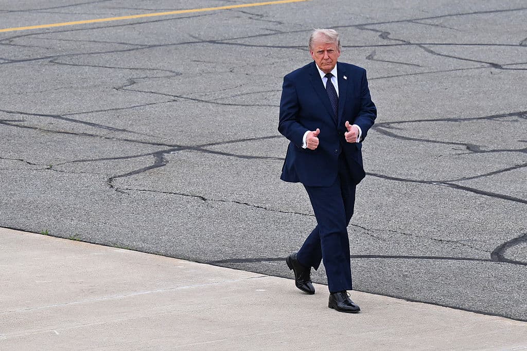 Trump Attacks RHINOS, âDumocratsâ in Memorial Day Posts