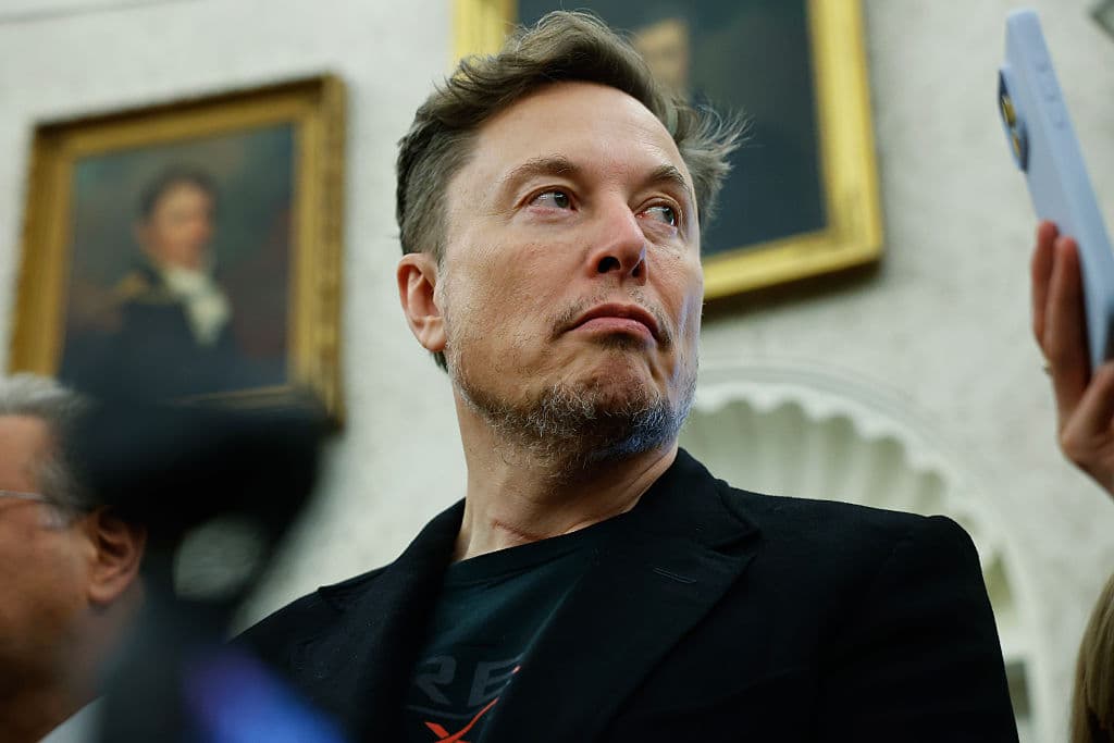 Musk to Become Worldâs First Trillionaire